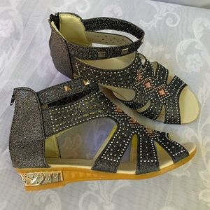 Milanya women’s brand new glitters sandals 6